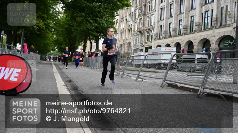 14.06.2026 - REWE Women's Run J. Mangold http://msf.ph/oto/9764821 14.06.2026 11:14:57 Ziel 5425 meine-sportfotos.de