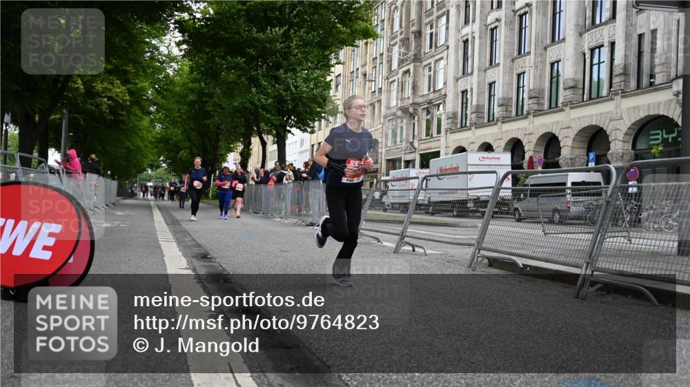 14.06.2026 - REWE Women's Run J. Mangold http://msf.ph/oto/9764823 14.06.2026 11:14:57 Ziel 5425 meine-sportfotos.de