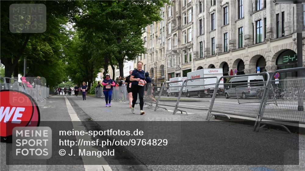 14.06.2026 - REWE Women's Run J. Mangold http://msf.ph/oto/9764829 14.06.2026 11:15:01 Ziel 5422, 5425, 5870 meine-sportfotos.de