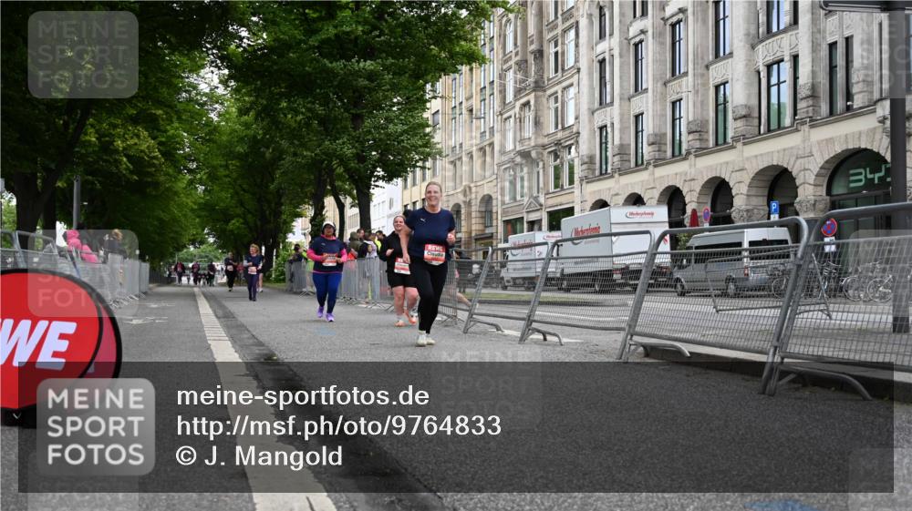 14.06.2026 - REWE Women's Run J. Mangold http://msf.ph/oto/9764833 14.06.2026 11:15:02 Ziel 5422, 5425, 5870 meine-sportfotos.de
