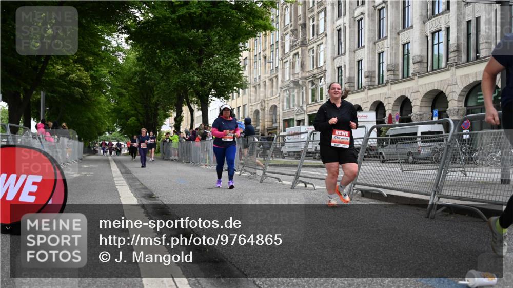 14.06.2026 - REWE Women's Run J. Mangold http://msf.ph/oto/9764865 14.06.2026 11:15:05 Ziel 5422, 5768, 5870 meine-sportfotos.de