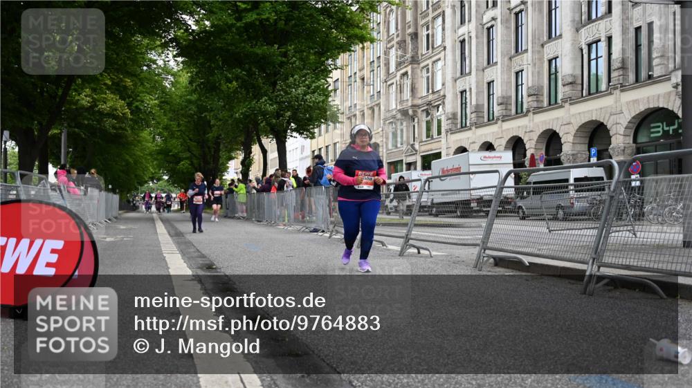14.06.2026 - REWE Women's Run J. Mangold http://msf.ph/oto/9764883 14.06.2026 11:15:06 Ziel 5422, 5768, 5870 meine-sportfotos.de