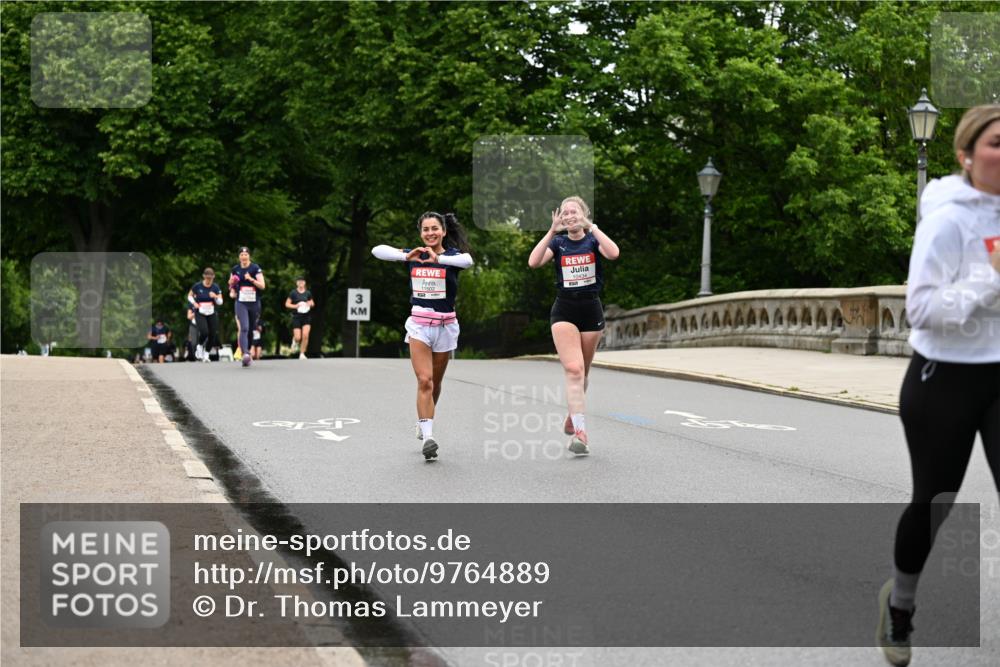 14.06.2026 - REWE Women's Run Dr. Thomas Lammeyer http://msf.ph/oto/9764889 14.06.2026 09:39:54 Laufen 10434, 11502, 3 meine-sportfotos.de