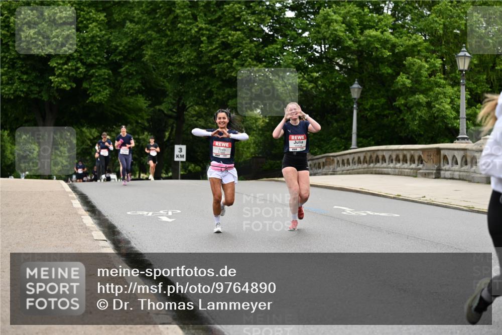 14.06.2026 - REWE Women's Run Dr. Thomas Lammeyer http://msf.ph/oto/9764890 14.06.2026 09:39:54 Laufen 3, 10434 meine-sportfotos.de