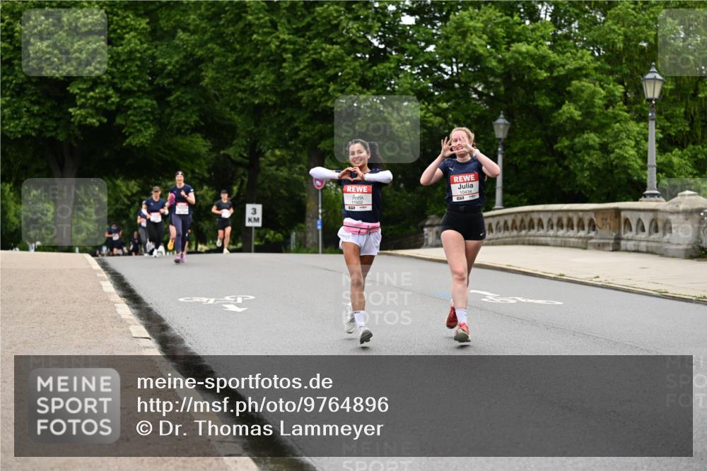 14.06.2026 - REWE Women's Run Dr. Thomas Lammeyer http://msf.ph/oto/9764896 14.06.2026 09:39:55 Laufen 3, 10434, 11502, 7 meine-sportfotos.de