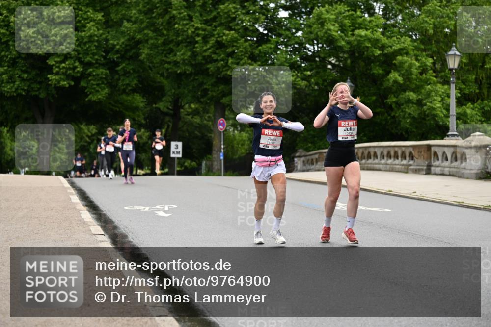 14.06.2026 - REWE Women's Run Dr. Thomas Lammeyer http://msf.ph/oto/9764900 14.06.2026 09:39:55 Laufen 3, 11502, 10434, 7 meine-sportfotos.de