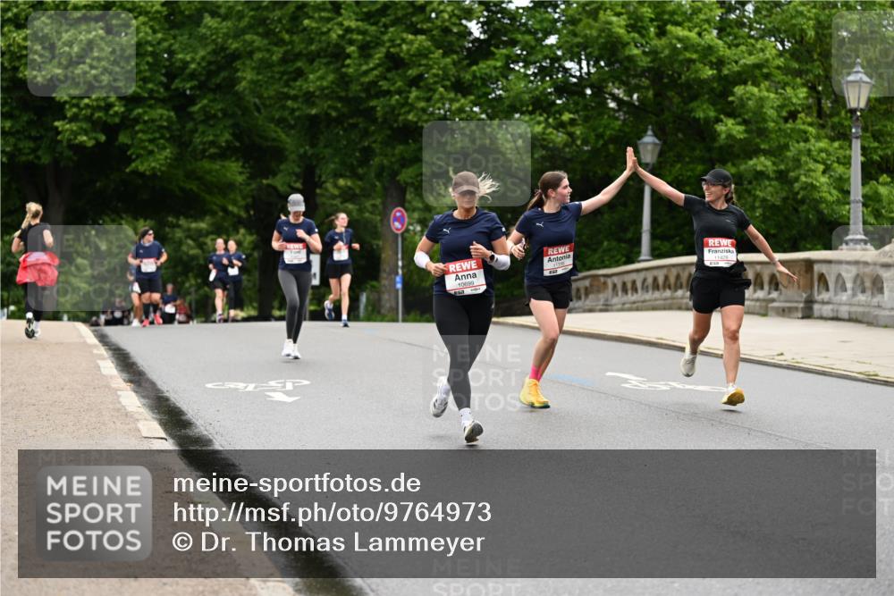 14.06.2026 - REWE Women's Run Dr. Thomas Lammeyer http://msf.ph/oto/9764973 14.06.2026 09:40:01 Laufen 11335, 10699, 657, 11429 meine-sportfotos.de