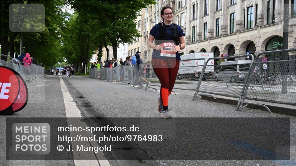 14.06.2026 - REWE Women's Run J. Mangold http://msf.ph/oto/9764983 14.06.2026 11:15:42 Ziel 5305, 5335 meine-sportfotos.de