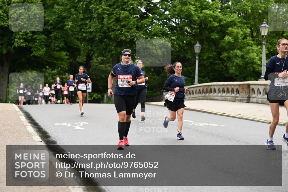14.06.2026 - REWE Women's Run Dr. Thomas Lammeyer http://msf.ph/oto/9765052 14.06.2026 09:40:08 Laufen 1037, 57, 10526 meine-sportfotos.de