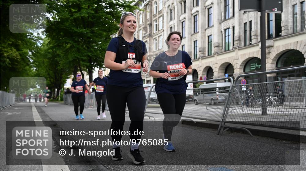 14.06.2026 - REWE Women's Run J. Mangold http://msf.ph/oto/9765085 14.06.2026 11:16:26 Ziel 5163, 5495, 5628, 6004 meine-sportfotos.de