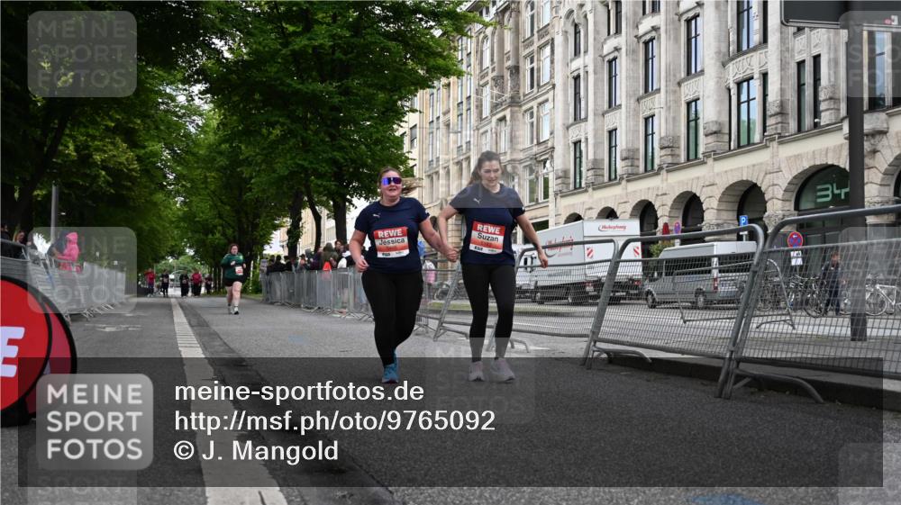 14.06.2026 - REWE Women's Run J. Mangold http://msf.ph/oto/9765092 14.06.2026 11:16:29 Ziel 5163, 5495, 5628, 6004 meine-sportfotos.de