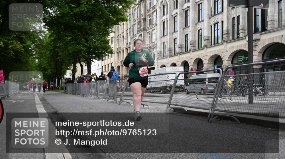 14.06.2026 - REWE Women's Run J. Mangold http://msf.ph/oto/9765123 14.06.2026 11:16:38 Ziel 5171 meine-sportfotos.de