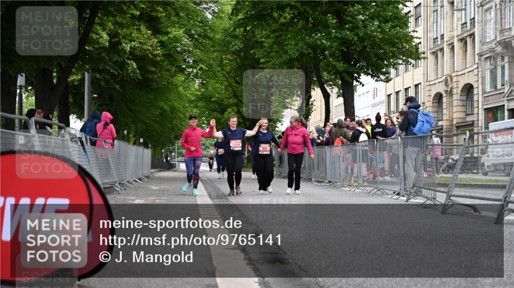 14.06.2026 - REWE Women's Run J. Mangold http://msf.ph/oto/9765141 14.06.2026 11:16:49 Ziel  meine-sportfotos.de