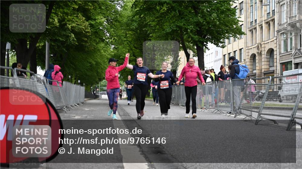 14.06.2026 - REWE Women's Run J. Mangold http://msf.ph/oto/9765146 14.06.2026 11:16:51 Ziel 5711 meine-sportfotos.de