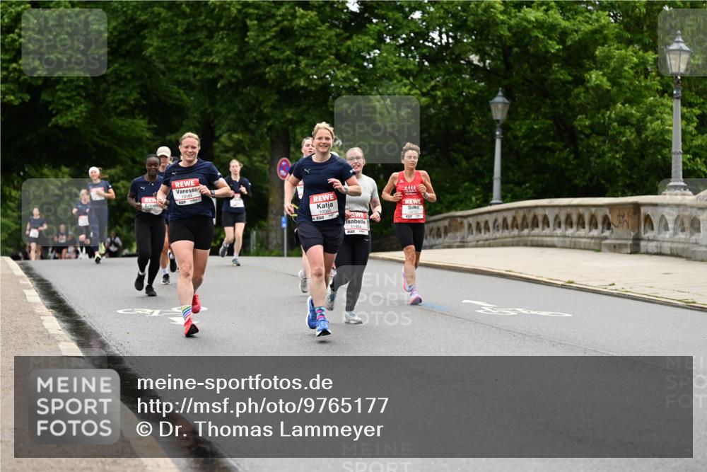14.06.2026 - REWE Women's Run Dr. Thomas Lammeyer http://msf.ph/oto/9765177 14.06.2026 09:40:18 Laufen 10154, 10066, 11454 meine-sportfotos.de