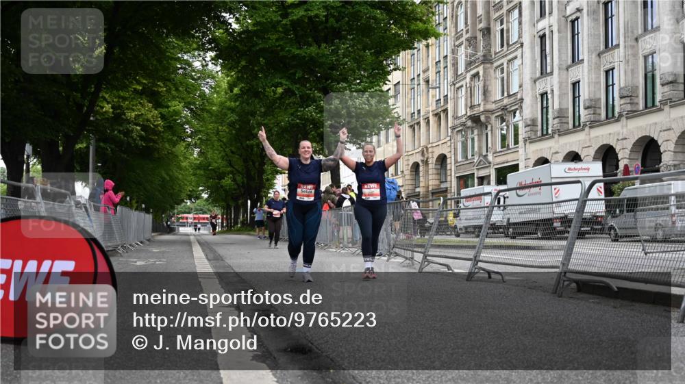 14.06.2026 - REWE Women's Run J. Mangold http://msf.ph/oto/9765223 14.06.2026 11:17:03 Ziel 5220, 6062, 6071 meine-sportfotos.de