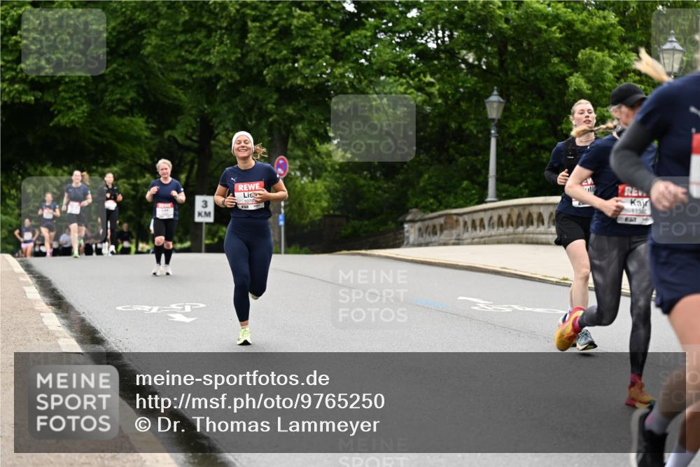 14.06.2026 - REWE Women's Run Dr. Thomas Lammeyer http://msf.ph/oto/9765250 14.06.2026 09:40:23 Laufen 3, 1078, 1138, 857 meine-sportfotos.de