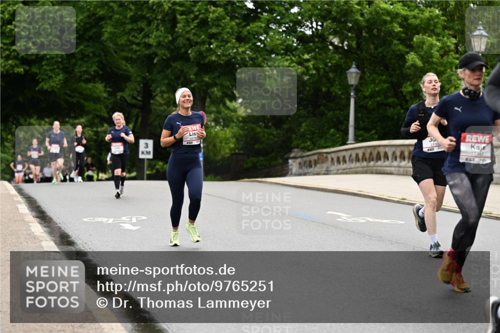 14.06.2026 - REWE Women's Run Dr. Thomas Lammeyer http://msf.ph/oto/9765251 14.06.2026 09:40:23 Laufen 3, 10783, 1130, 11387, 657 meine-sportfotos.de