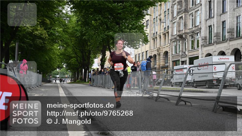 14.06.2026 - REWE Women's Run J. Mangold http://msf.ph/oto/9765268 14.06.2026 11:17:28 Ziel 5577 meine-sportfotos.de
