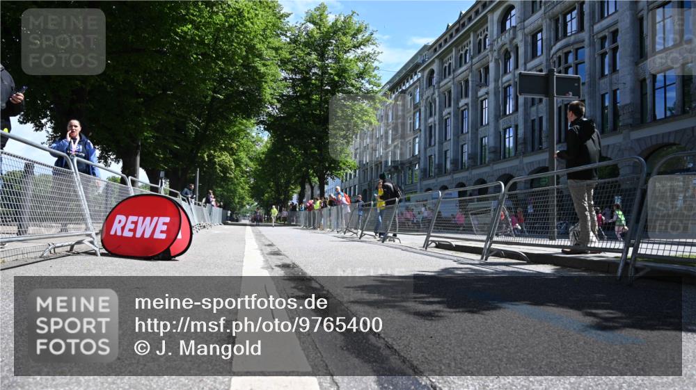 14.06.2026 - REWE Women's Run J. Mangold http://msf.ph/oto/9765400 14.06.2026 11:36:01 Ziel 169, 237, 263, 307 meine-sportfotos.de