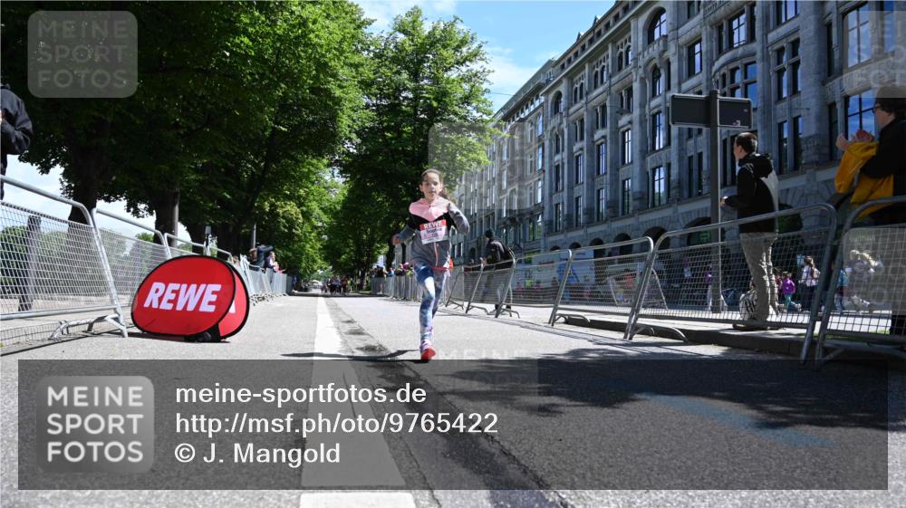14.06.2026 - REWE Women's Run J. Mangold http://msf.ph/oto/9765422 14.06.2026 11:36:09 Ziel 106, 237, 263 meine-sportfotos.de