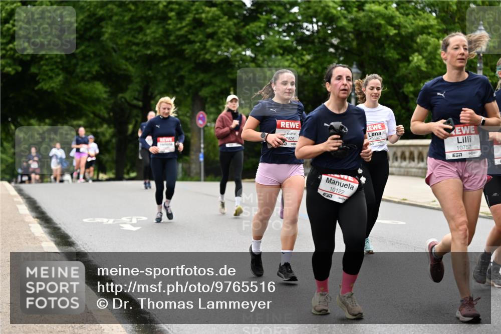 14.06.2026 - REWE Women's Run Dr. Thomas Lammeyer http://msf.ph/oto/9765516 14.06.2026 09:40:40 Laufen 1526, 10122, 10496, 10757, 57 meine-sportfotos.de