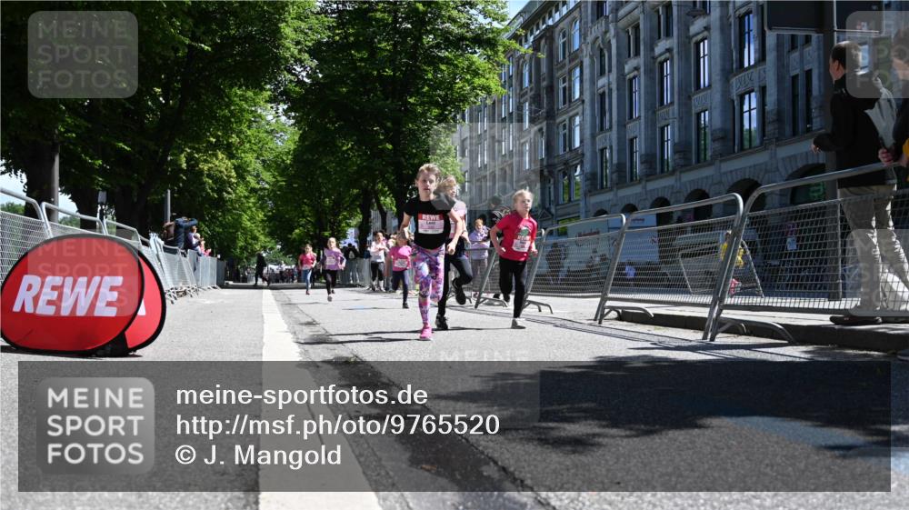 14.06.2026 - REWE Women's Run J. Mangold http://msf.ph/oto/9765520 14.06.2026 11:36:26 Ziel 137, 157, 163, 182, 184, 204, 205, 211, 301, 309, 330, 368, 370 meine-sportfotos.de