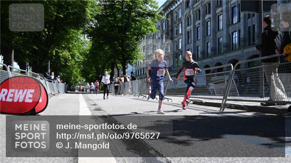 14.06.2026 - REWE Women's Run J. Mangold http://msf.ph/oto/9765627 14.06.2026 11:36:40 Ziel 136, 149, 168, 193, 235, 251, 313, 354, 359, 363 meine-sportfotos.de