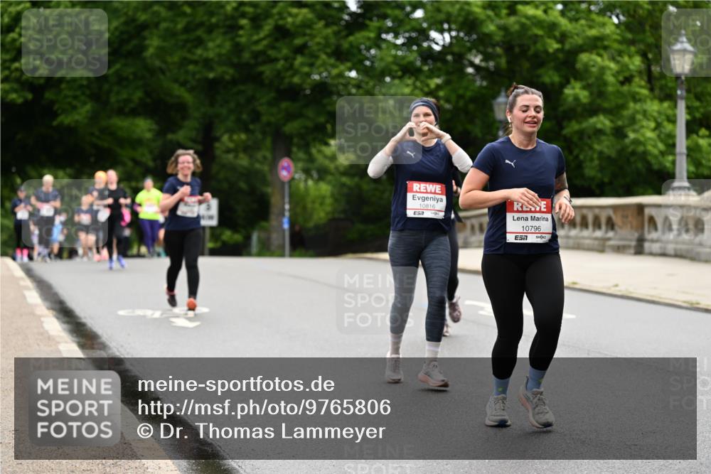 14.06.2026 - REWE Women's Run Dr. Thomas Lammeyer http://msf.ph/oto/9765806 14.06.2026 09:41:01 Laufen 10816, 57, 10796, 7 meine-sportfotos.de