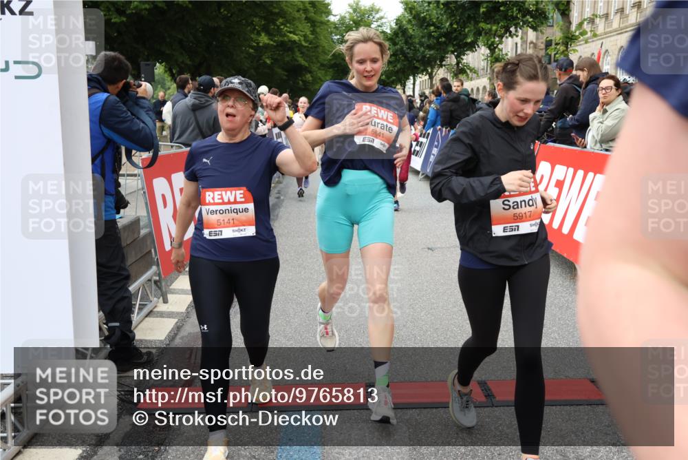 14.06.2026 - REWE Women's Run Strokosch-Dieckow http://msf.ph/oto/9765813 14.06.2026 11:02:04 Ziel 5022, 5052, 5092, 5112, 5141, 5160, 5170, 5194, 5213, 5241, 5343, 5398, 5518, 5520, 5586, 5641, 5659, 5720, 5721, 5776, 5853, 5917, 5921 meine-sportfotos.de