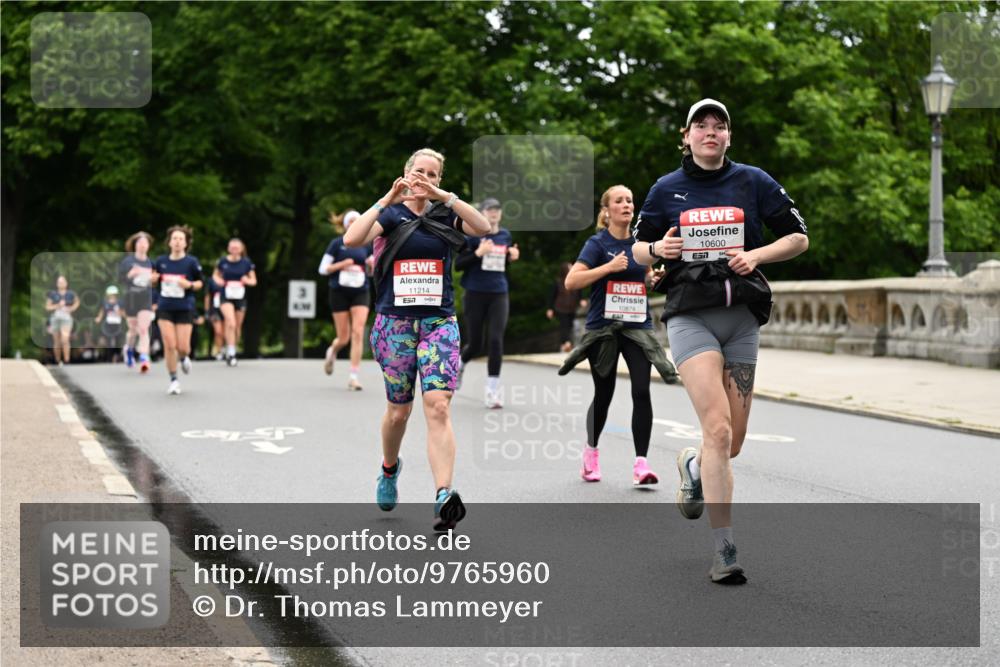 14.06.2026 - REWE Women's Run Dr. Thomas Lammeyer http://msf.ph/oto/9765960 14.06.2026 09:41:13 Laufen 11214, 7, 10874, 10600, 7 meine-sportfotos.de