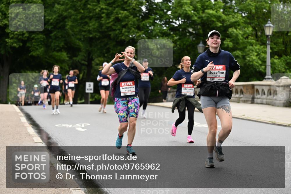 14.06.2026 - REWE Women's Run Dr. Thomas Lammeyer http://msf.ph/oto/9765962 14.06.2026 09:41:14 Laufen 11214, 57, 10874, 10600 meine-sportfotos.de