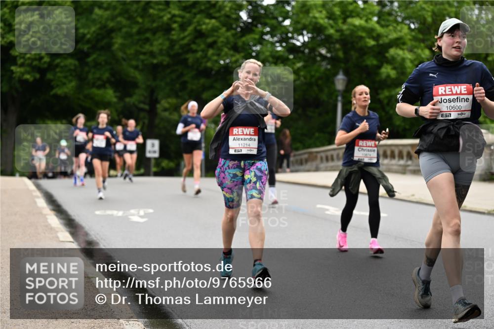 14.06.2026 - REWE Women's Run Dr. Thomas Lammeyer http://msf.ph/oto/9765966 14.06.2026 09:41:14 Laufen 11214, 57, 10874, 10600 meine-sportfotos.de