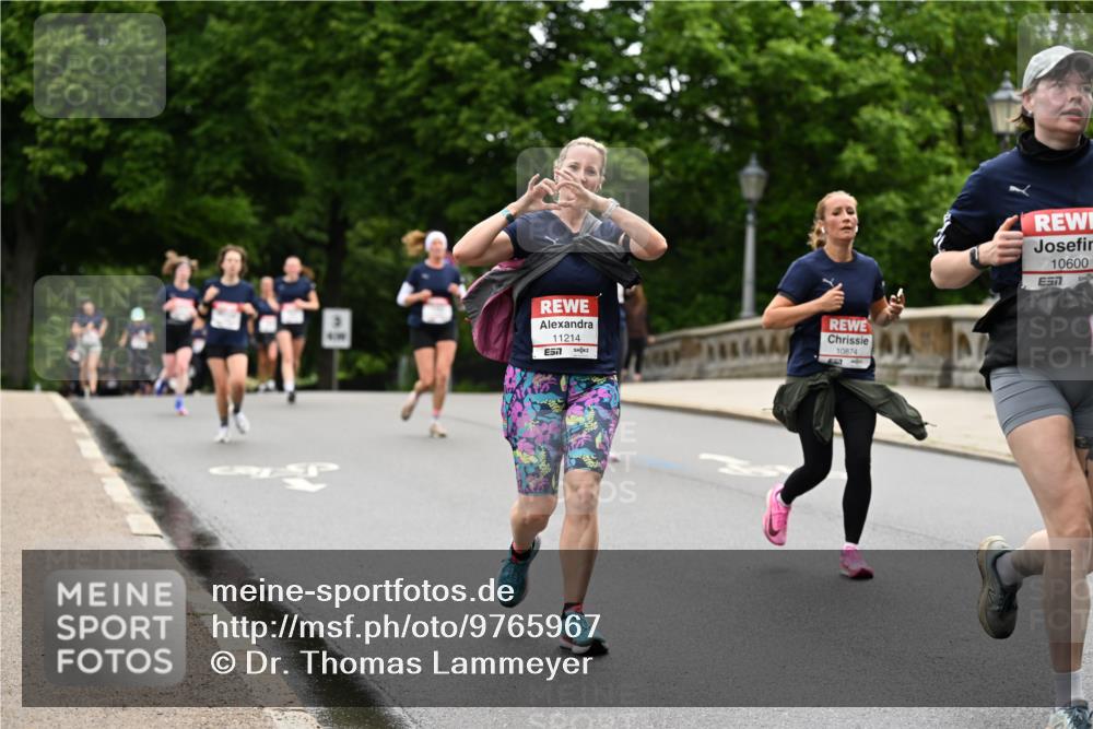 14.06.2026 - REWE Women's Run Dr. Thomas Lammeyer http://msf.ph/oto/9765967 14.06.2026 09:41:14 Laufen 11214, 7, 10874, 10600 meine-sportfotos.de