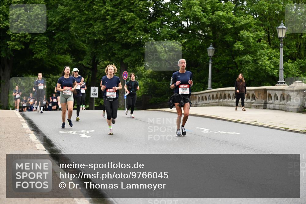 14.06.2026 - REWE Women's Run Dr. Thomas Lammeyer http://msf.ph/oto/9766045 14.06.2026 09:41:21 Laufen 3, 10561 meine-sportfotos.de