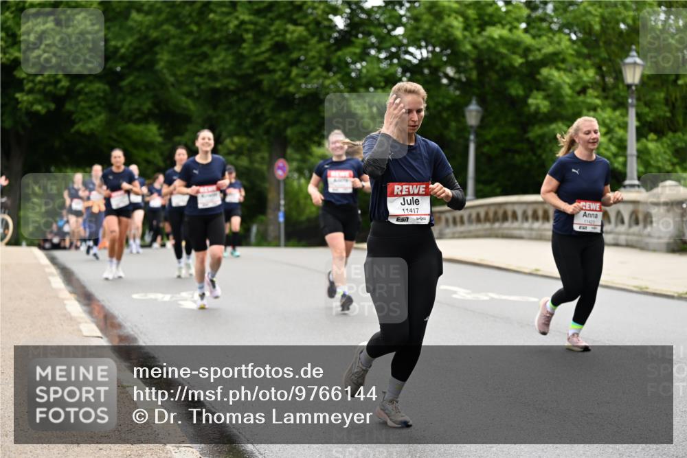 14.06.2026 - REWE Women's Run Dr. Thomas Lammeyer http://msf.ph/oto/9766144 14.06.2026 09:41:29 Laufen 11417, 7, 11423, 444 meine-sportfotos.de