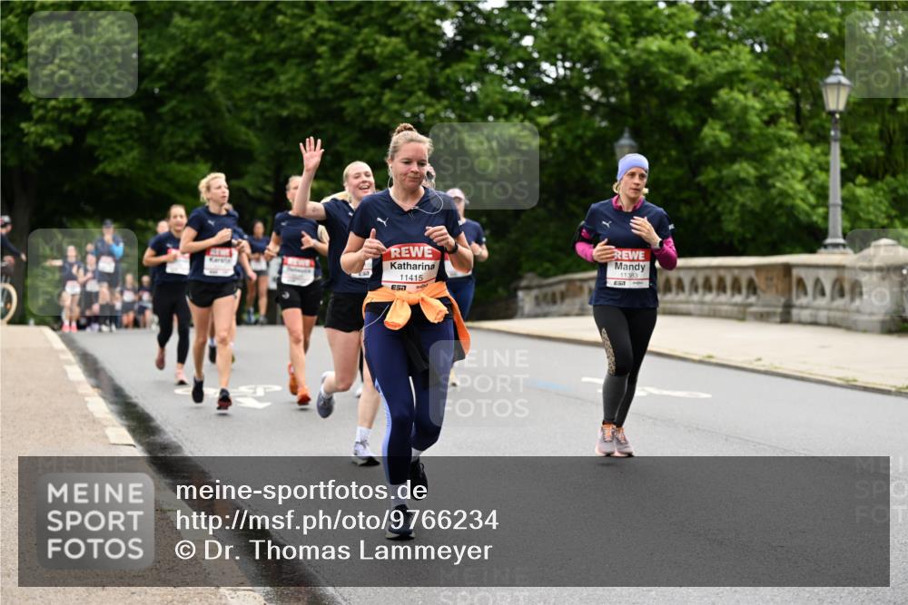 14.06.2026 - REWE Women's Run Dr. Thomas Lammeyer http://msf.ph/oto/9766234 14.06.2026 09:41:35 Laufen 11415, 7, 11383, 444 meine-sportfotos.de