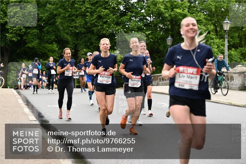 14.06.2026 - REWE Women's Run Dr. Thomas Lammeyer http://msf.ph/oto/9766255 14.06.2026 09:41:37 Laufen 104, 57, 10611, 9, 103 meine-sportfotos.de