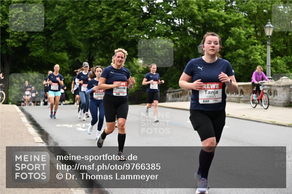 14.06.2026 - REWE Women's Run Dr. Thomas Lammeyer http://msf.ph/oto/9766385 14.06.2026 09:41:47 Laufen 10923, 10638, 57, 10543, 57 meine-sportfotos.de