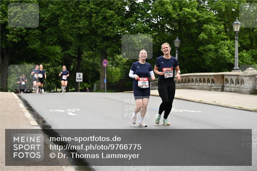 14.06.2026 - REWE Women's Run Dr. Thomas Lammeyer http://msf.ph/oto/9766775 14.06.2026 09:42:18 Laufen 3, 10934, 51, 10960 meine-sportfotos.de