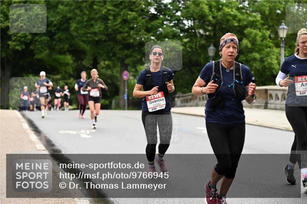 14.06.2026 - REWE Women's Run Dr. Thomas Lammeyer http://msf.ph/oto/9766945 14.06.2026 09:42:32 Laufen 11382, 7, 103, 7, 244 meine-sportfotos.de