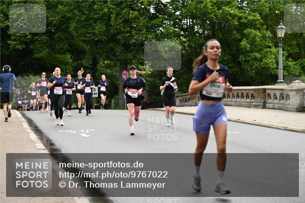 14.06.2026 - REWE Women's Run Dr. Thomas Lammeyer http://msf.ph/oto/9767022 14.06.2026 09:42:39 Laufen 10659, 1999 meine-sportfotos.de