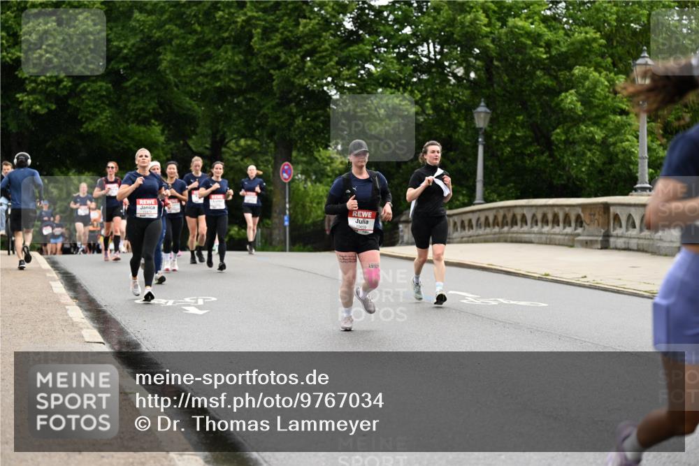 14.06.2026 - REWE Women's Run Dr. Thomas Lammeyer http://msf.ph/oto/9767034 14.06.2026 09:42:40 Laufen 10659, 1999 meine-sportfotos.de