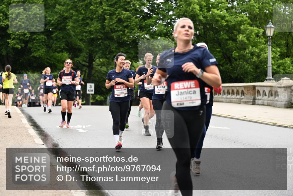14.06.2026 - REWE Women's Run Dr. Thomas Lammeyer http://msf.ph/oto/9767094 14.06.2026 09:42:44 Laufen 3, 10067, 10033, 57, 10034, 11479 meine-sportfotos.de