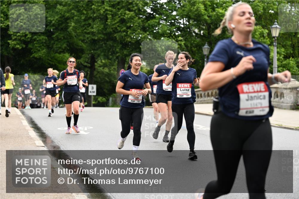 14.06.2026 - REWE Women's Run Dr. Thomas Lammeyer http://msf.ph/oto/9767100 14.06.2026 09:42:45 Laufen 10033, 7, 10034 meine-sportfotos.de