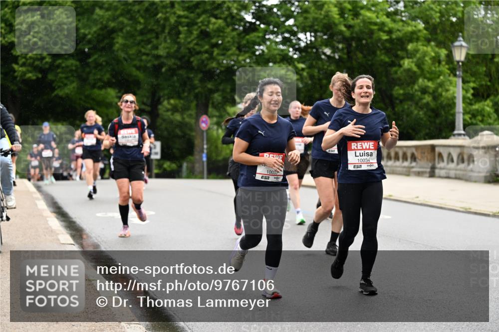 14.06.2026 - REWE Women's Run Dr. Thomas Lammeyer http://msf.ph/oto/9767106 14.06.2026 09:42:45 Laufen 10034, 10033 meine-sportfotos.de