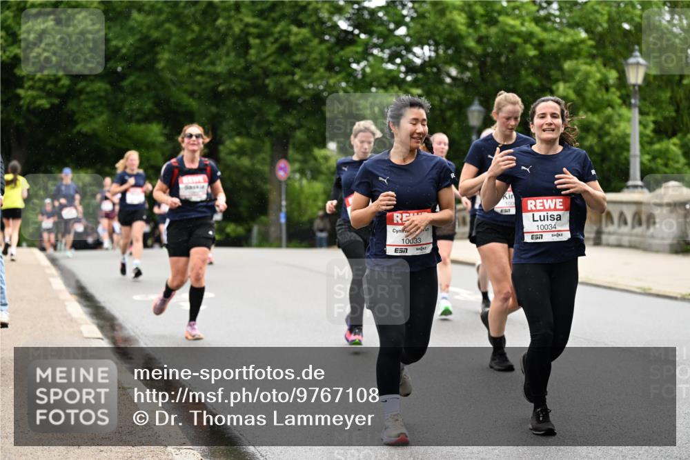 14.06.2026 - REWE Women's Run Dr. Thomas Lammeyer http://msf.ph/oto/9767108 14.06.2026 09:42:46 Laufen 10033, 100, 10034, 7 meine-sportfotos.de
