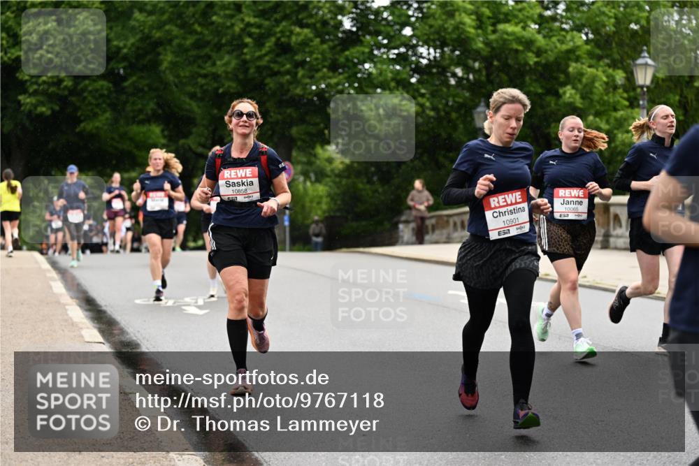 14.06.2026 - REWE Women's Run Dr. Thomas Lammeyer http://msf.ph/oto/9767118 14.06.2026 09:42:47 Laufen 10858, 10901, 57, 10065, 57 meine-sportfotos.de