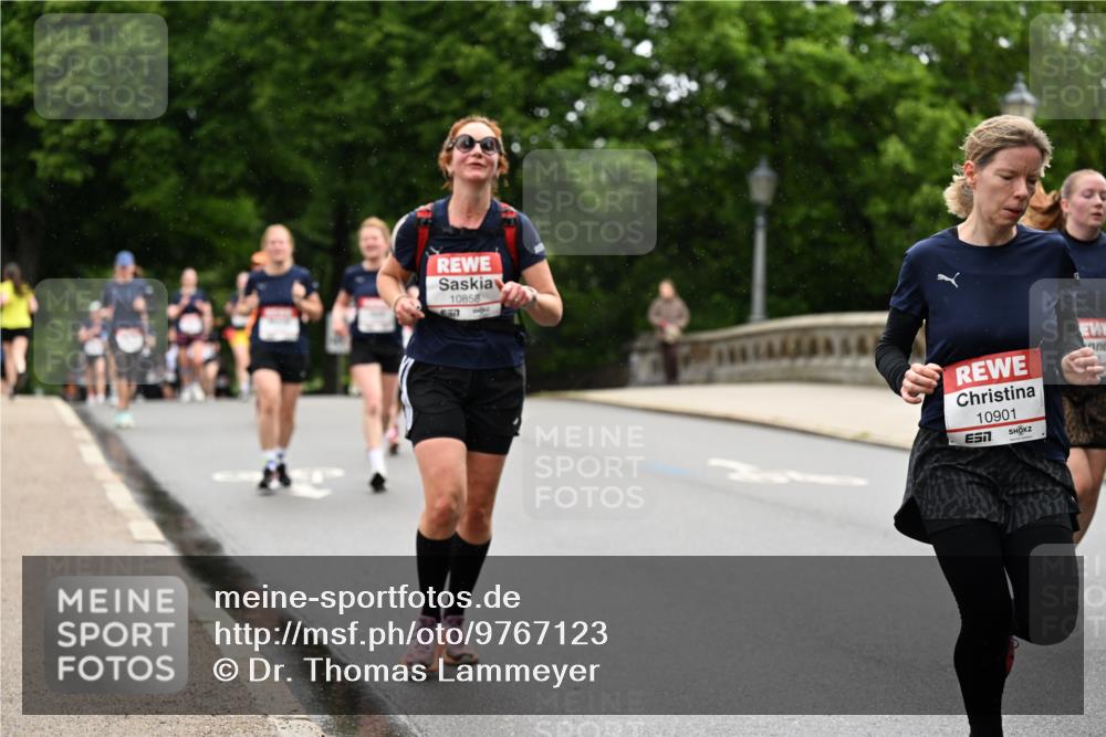 14.06.2026 - REWE Women's Run Dr. Thomas Lammeyer http://msf.ph/oto/9767123 14.06.2026 09:42:47 Laufen 10858, 657, 10901 meine-sportfotos.de