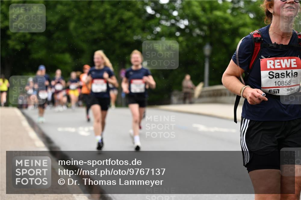 14.06.2026 - REWE Women's Run Dr. Thomas Lammeyer http://msf.ph/oto/9767137 14.06.2026 09:42:49 Laufen 10858 meine-sportfotos.de